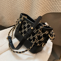 The official recommendation -- the annual must be lavish ~ ceiling level ~ the hands will be rocked 2121 his texture 2121