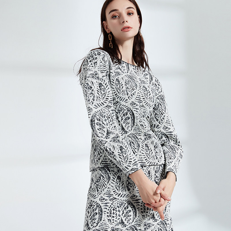 Women's clothing shooting outer model shooting clothing shooting model photo cashmere sweater sweater product photo still life shooting