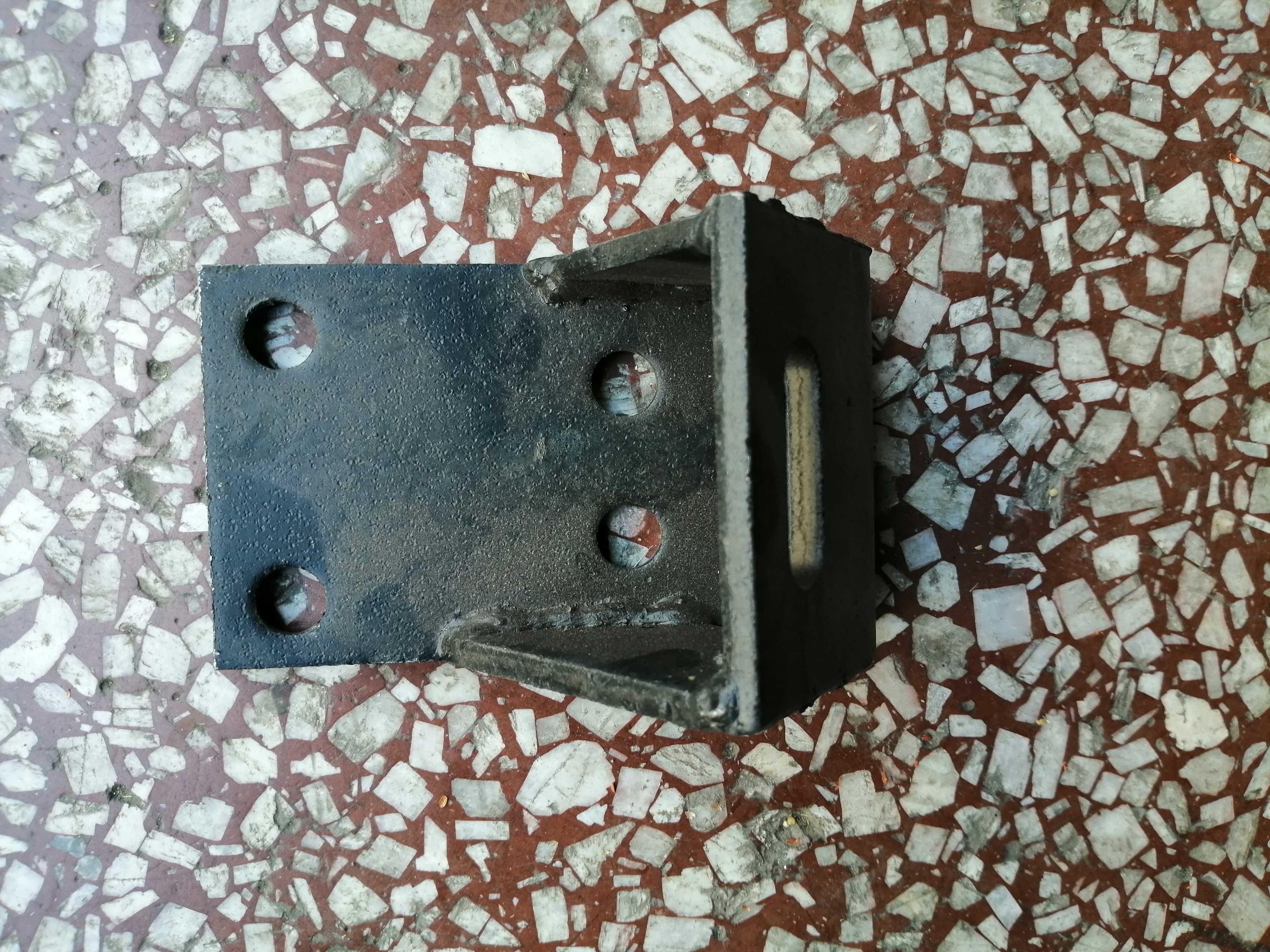 Yuchai 2108 2115 2118 Engine Bracket CA000 Engine Bracket