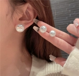 Серьги из жемчуга, клипсы, 2024 года, популярно в интернете, без проколов ушей