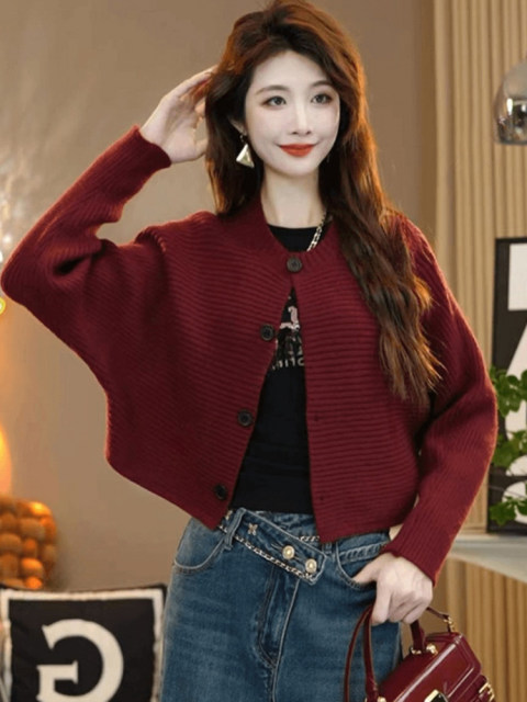 Spring and Autumn High-End Style Petite Tops and Jackets for Women, Loose-Fitting Elegant Batwing Shirts, Short Knitted Cardigans and Sweater Jackets