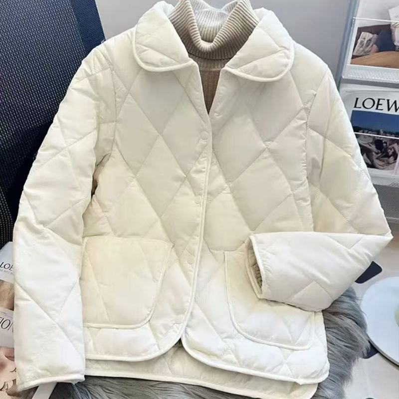 2026 Autumn and Winter Style Short Cotton Coat for Women, Quilted Pattern, Slim Fit, Lightweight down Cotton Jacket for Middle-Aged and Elderly Women