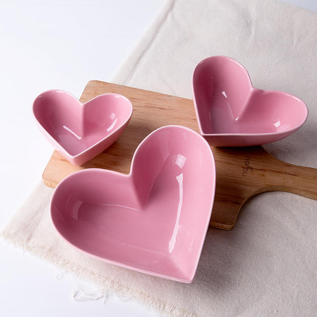 Xuất khẩu Phần Lan gốc 4 màu men hình trái tim bát đào trái tim salad bát nướng khuôn lò vi sóng hầm trứng áp dụng - Tự làm khuôn nướng khuôn làm kem silicon