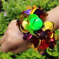 Изумрудный, зеленый