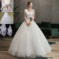 Рекомендуется три -белый продавец с свадебными платьями