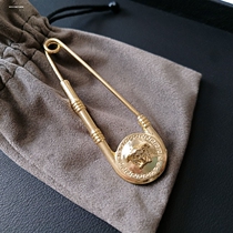 European and American retro Medusa head brooch for women brass beauty head pattern versatile accessories