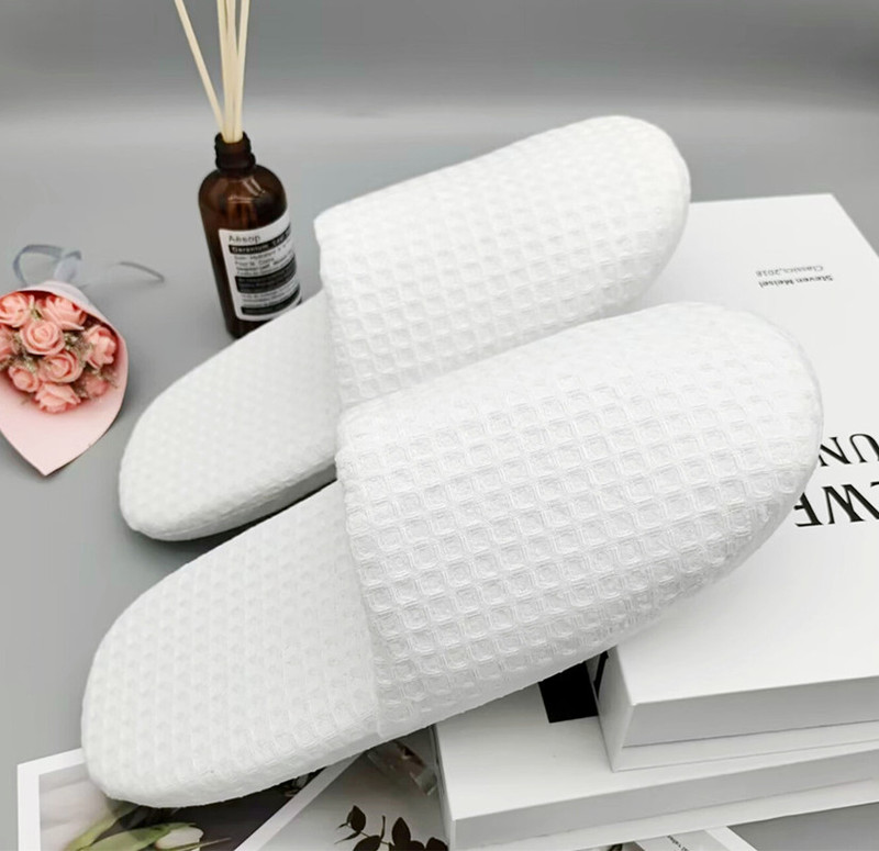10 Pairs of Free Shipping Slippers for Entertaining Guests at Home, Non-Disposable Slippers, Bread Waffle Slippers, Hotel Slippers