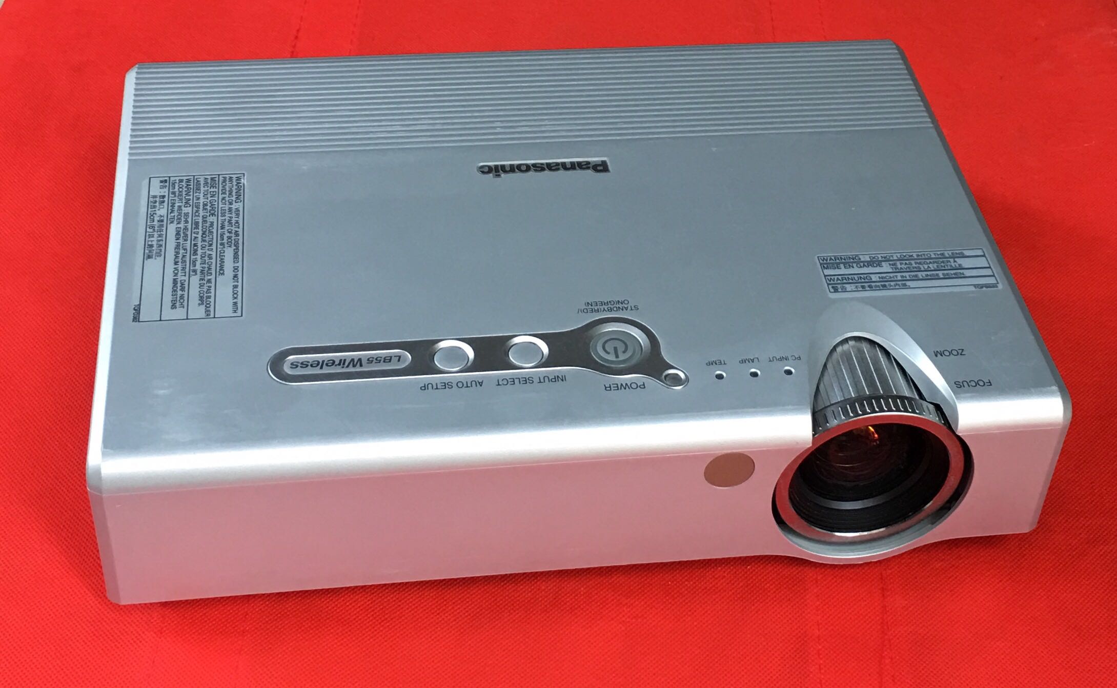 Máy chiếu Panasonic LB50 / LB55 Dạy tại nhà Máy chiếu đám cưới HD 720P - Máy chiếu giá máy chiếu mini