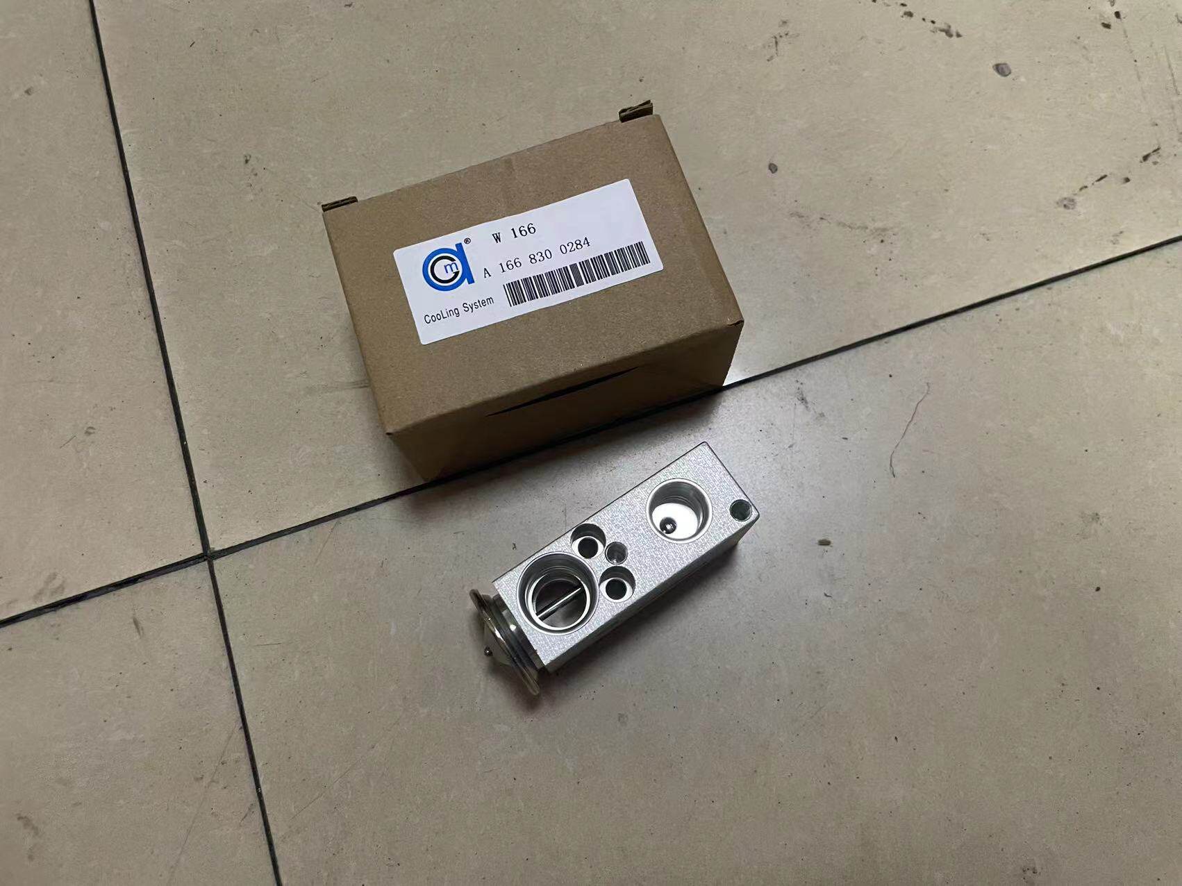 товар из китая 奔驰w166gls350gle320gle400ml350gl400gls63空调蒸发器芯膨胀阀 MAHLE