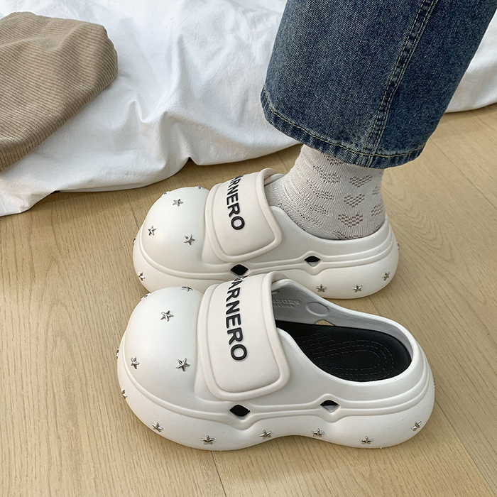 Fashionable Star-Studded Rivet Clogs for Women, Summer 2026, Thick-Soled, Non-Slip, Velcro-Fastening, Comfortable Outdoor Sandals