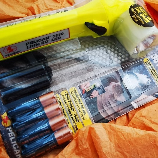 ATEX认证下的WOLF直角手电：守护工业安全的秘密武器