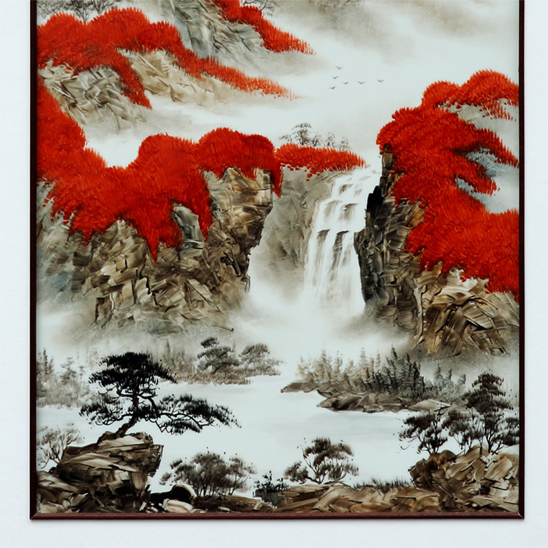 Jingdezhen hand - made porcelain plate painting landscapes solid wooden frame study hangs a picture of sofa sitting room porch decorate a picture in the background