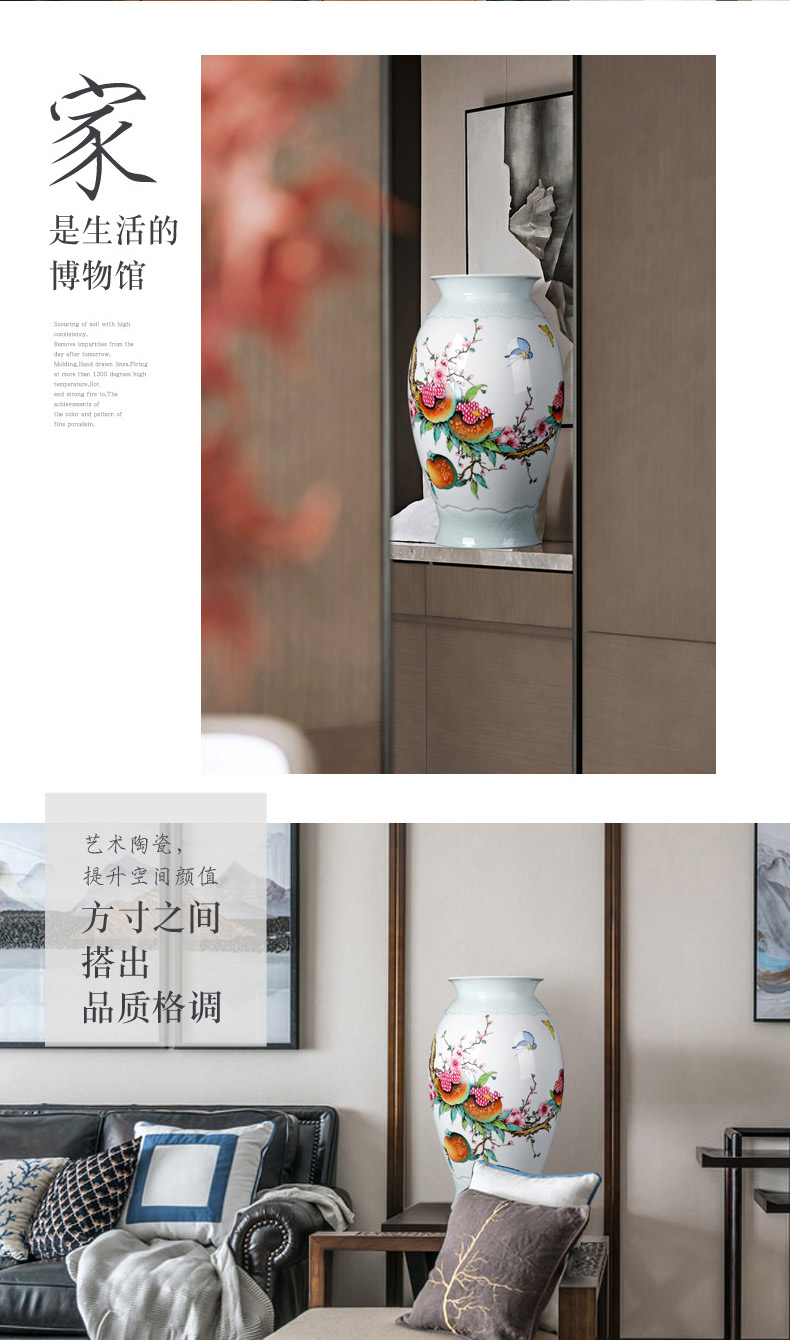 Jingdezhen vases, antique hand - made powder enamel glaze on the mesa of pomegranate flower vase