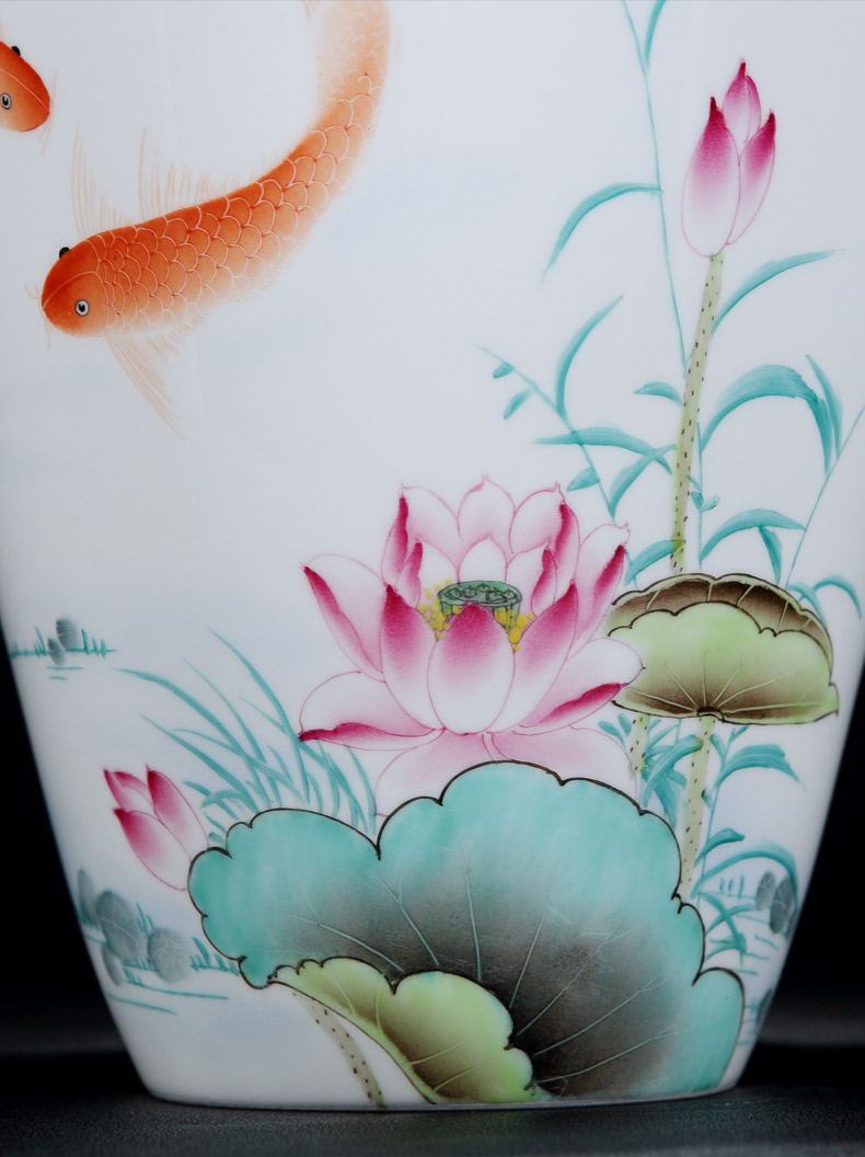 Jingdezhen vase and exquisite porcelain hand - made flowers and birds in successive years more vases, furnishing articles