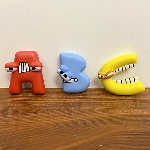 Мультяшная игрушка, фигурка, кукла, монстрик, полный комплект, 26 английских букв, подарок на день рождения