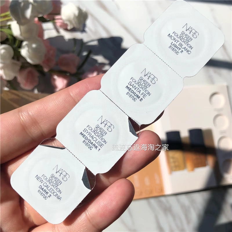 Nars Sheer Glow Chơi mẫu thẻ màu thử nghiệm bốn màu nền sáng đẹp 0,5ML * 4 - Nền tảng chất lỏng / Stick Foundation