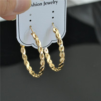 New Personality Twist Circle Large Circle Earrings Net Red dJ nightclub Fashion temperament Big round earrings No earbuds Ear Clips