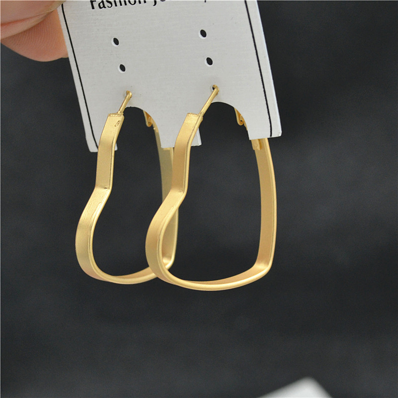 Matt Golden Fashion Wind Loving Ring Earrings Net Red heart-shaped ear rings 2022 new no earbuds with ear clips