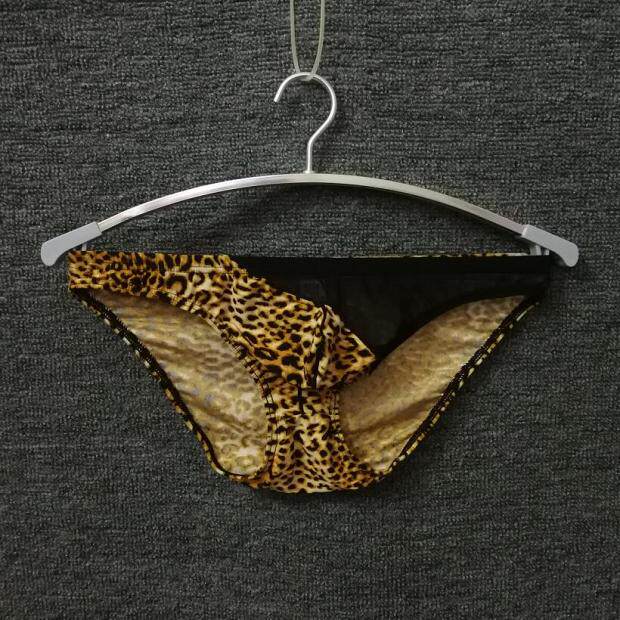 Wild BAO WEN is coming Soft silk BAO WEN side stitching transparent mesh men's personality stitching briefs with good elasticity