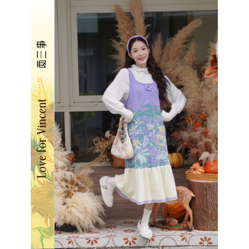 Two or Three Things Van Gogh Artistic Velvet Flower Secret Realm 2026 Winter New Color-Block Ruffle Hem Floral Knit Dress