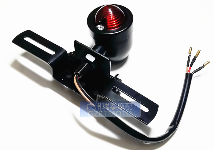 CG125 xe máy retro sửa đổi vỏ nhôm phía sau đèn hậu Harley Cruise Prince retro phanh ánh sáng phía sau tấm giấy phép ánh sáng đèn hậu xe máy