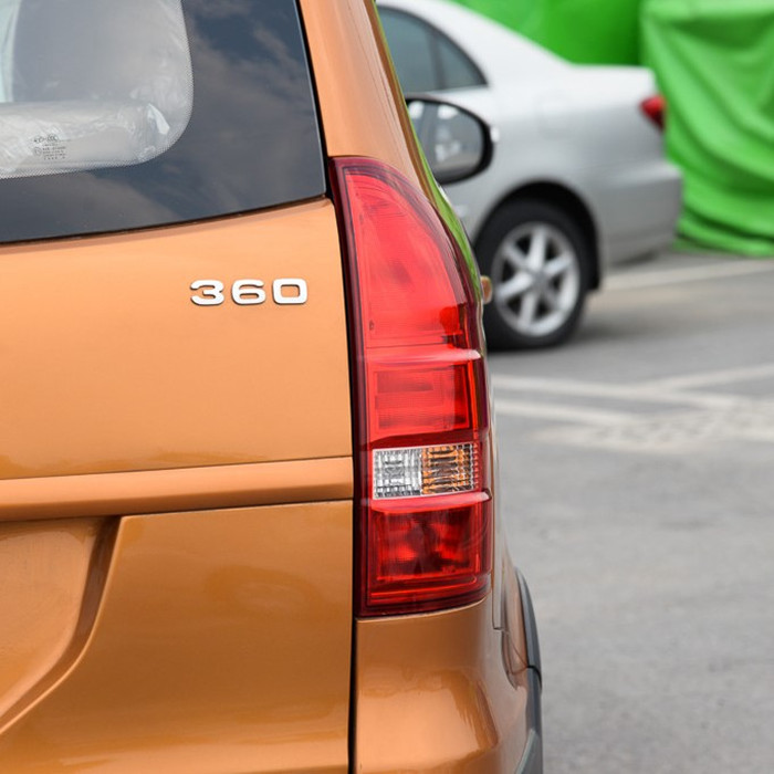 Dongfeng scenery 330 360 rear taillights brake lights reversing light assembly original supporting scenery 330 taillights