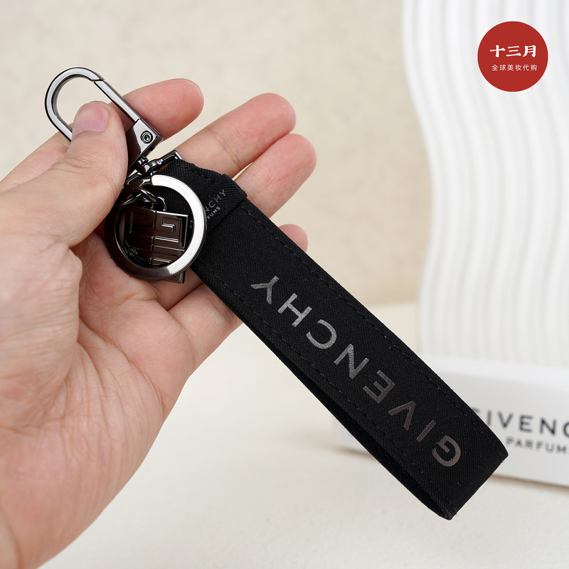 Givenchy Black Logo Keychain Metal Car and Home Key Lanyard Fashionable Unisex Accessory Givenchy Black Logo Keychain Metal Car and Home Key Lanyard Fashionable Unisex Accessory