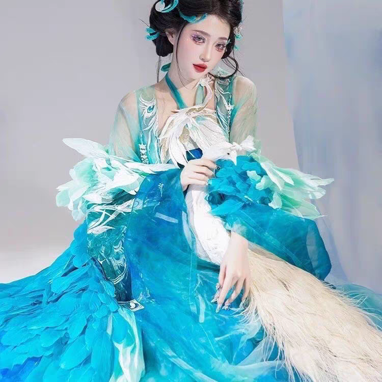 一揽芳华汉服妆造馆