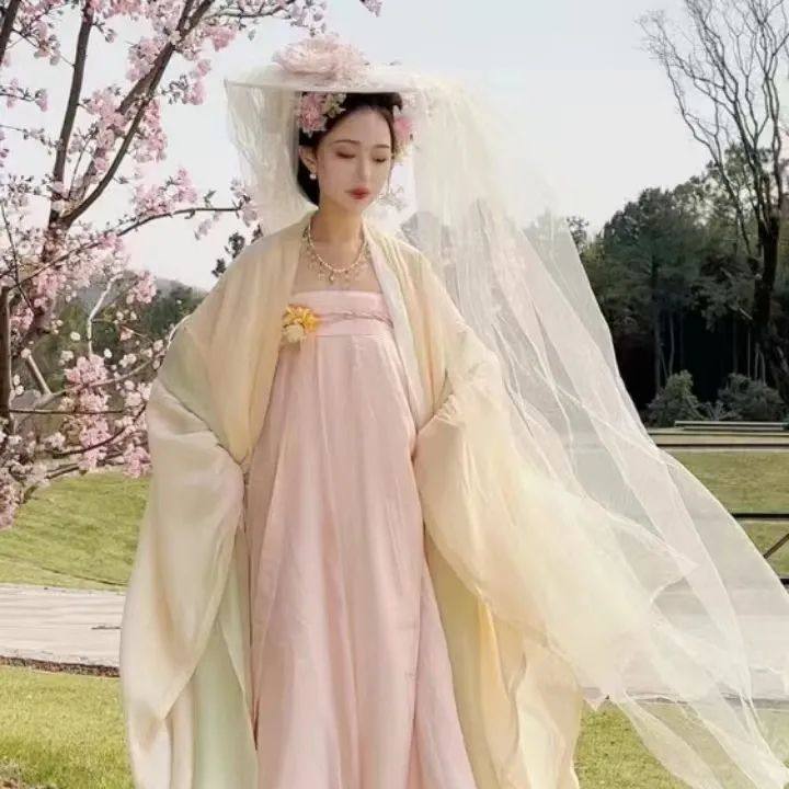 杨贵妃同款帷帽怎么选?超长纱蕾丝斗笠汉服配饰全解析-汉服服配-淘宝百科网