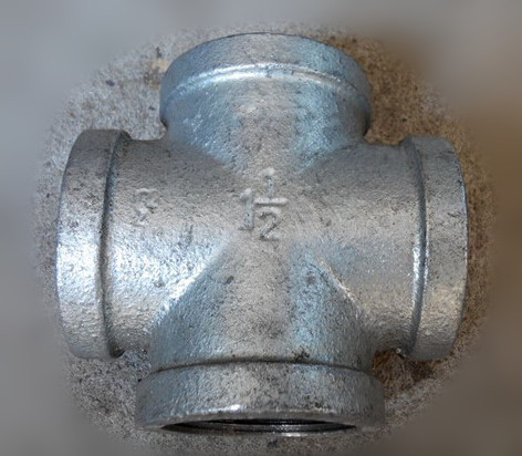 Shandong Linyi Hongsheng Ma steel pipe fittings four pass