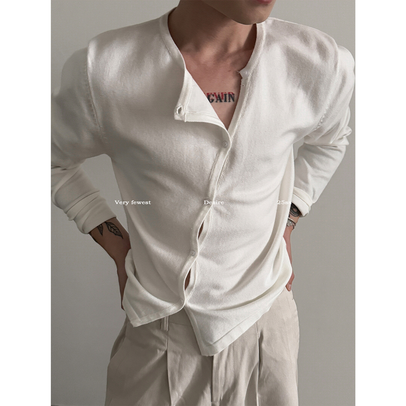 Very Fewest Niche Asymmetrical Placket Short Knit Top with Regular Shoulders and Long Sleeves, Vintage-Inspired Cardigan Sweater