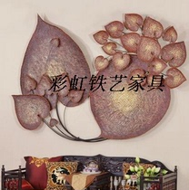Metal wrought wrought Wall Wall peach heart golden autumn leaf installation jewelry hotel model room clubhouse sculpture