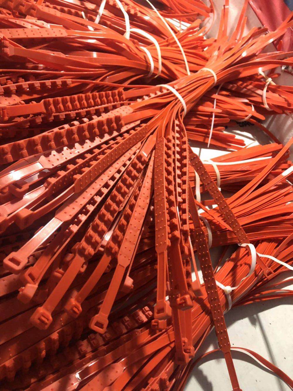 Car non-slip tie tire Anti-slip chain 12 * 950 Universal car ties 10 strips of coloured ties