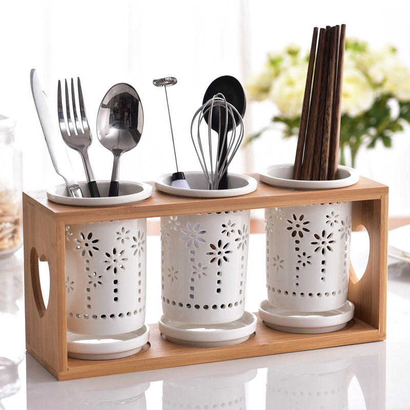 Japanese ceramic chopsticks with asphalt box Three cylinders of damp-proof Korean bone porcelain collection chopsticks