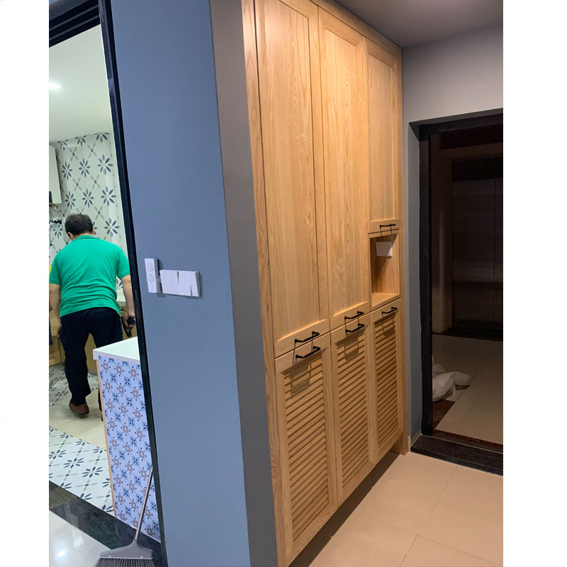 BaiLa Guangzhou Modern Economic Simple Shoe Cabinet All-in-house Solid Wood Customized Multi-function Access Cabinet