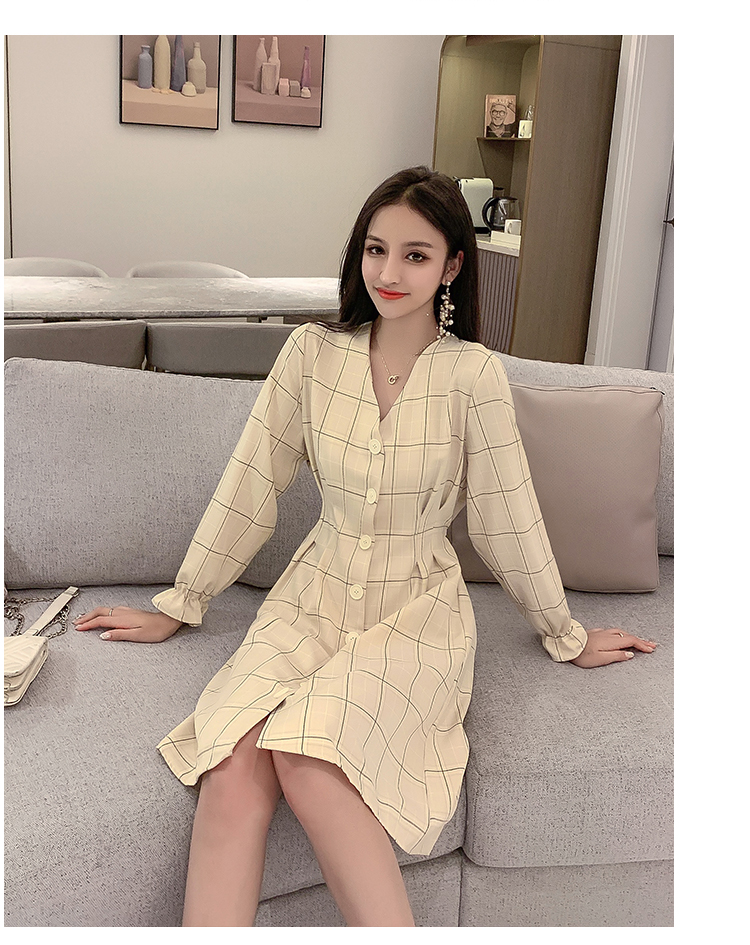 VK旗艦店 韓系荷葉袖單排扣收腰V領格紋長袖洋裝