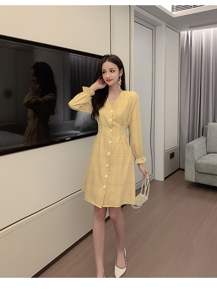 VK旗艦店 韓系荷葉袖單排扣收腰V領格紋長袖洋裝
