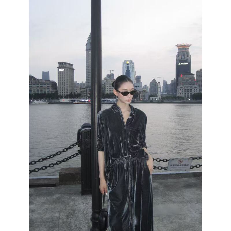 Fiinal "Cannes Night" Casual High-Quality Velvet Elegant Old Money Style Designer Shirt + Wide-Leg Pants Set Fiinal "Cannes Night" Casual High-Quality Velvet Elegant Old Money Style Designer Shirt + Wide-Leg Pants Set