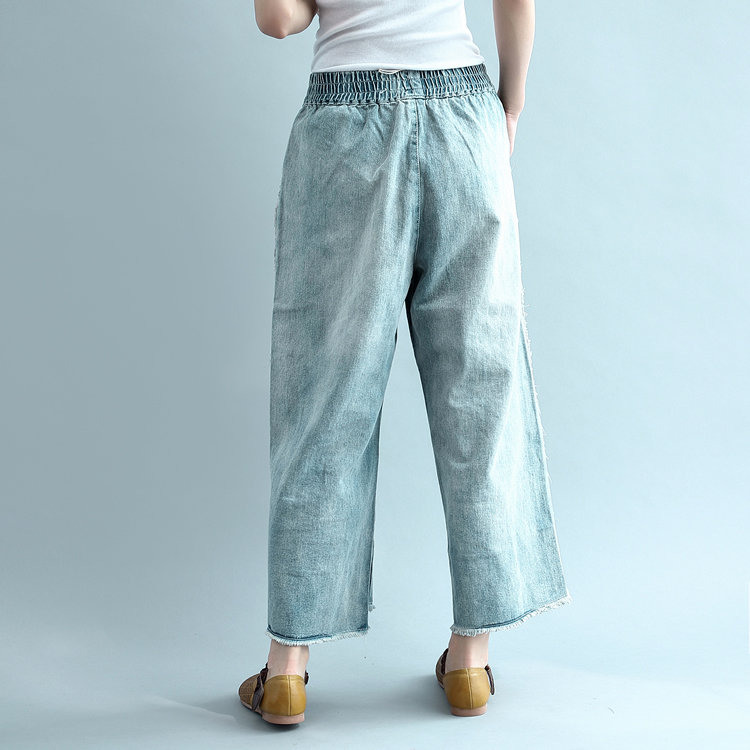 [清 濯] Staggered hem hem, đàn hồi eo, rửa mực, chân chất béo màu trắng, quần jean, quần chân rộng quần sọt jean nữ