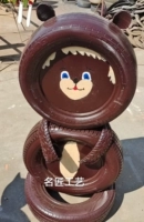 Темно -буйный медведь