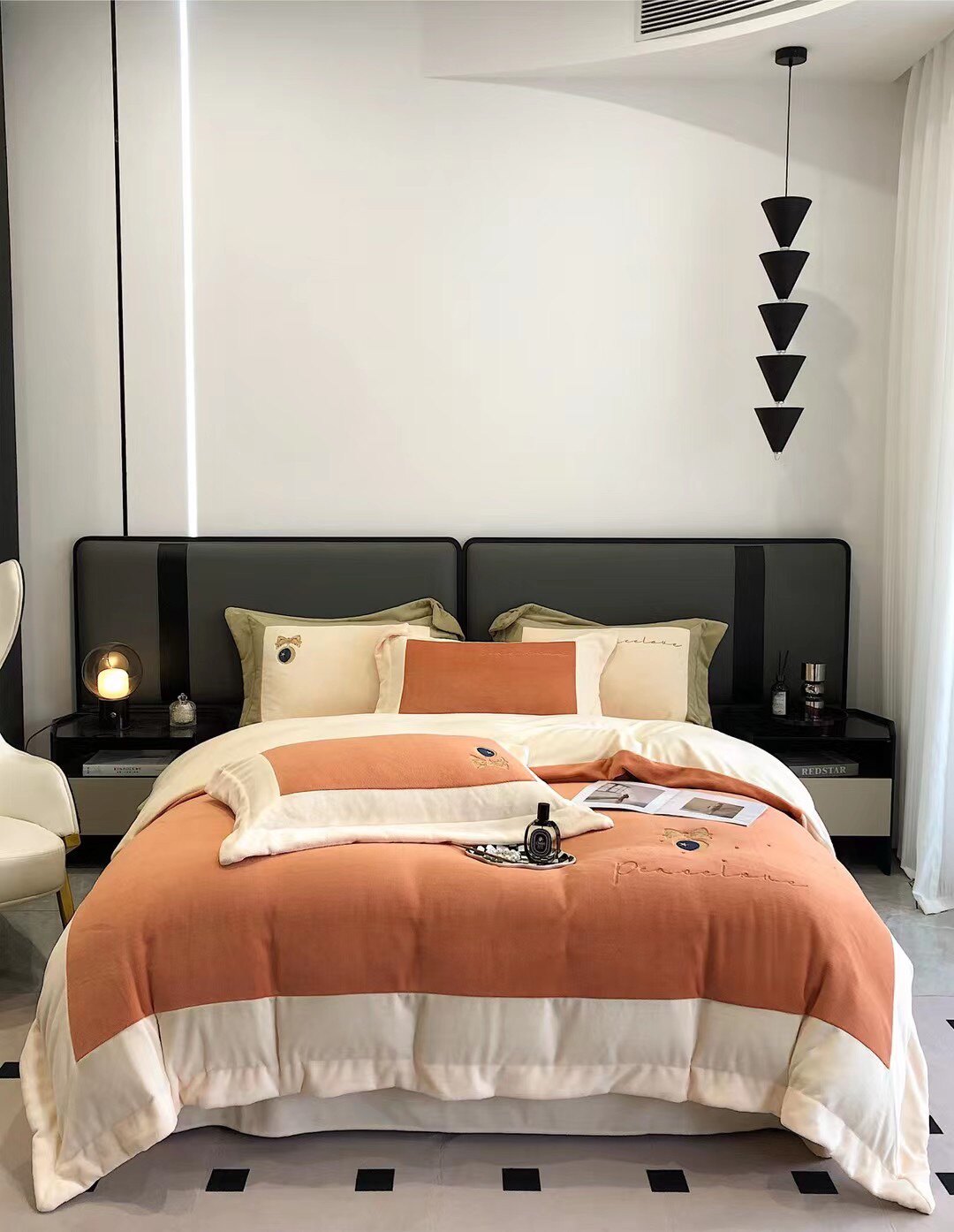 Cloud Seavelt Four Piece High-grade Heavy Warm Bed Suite