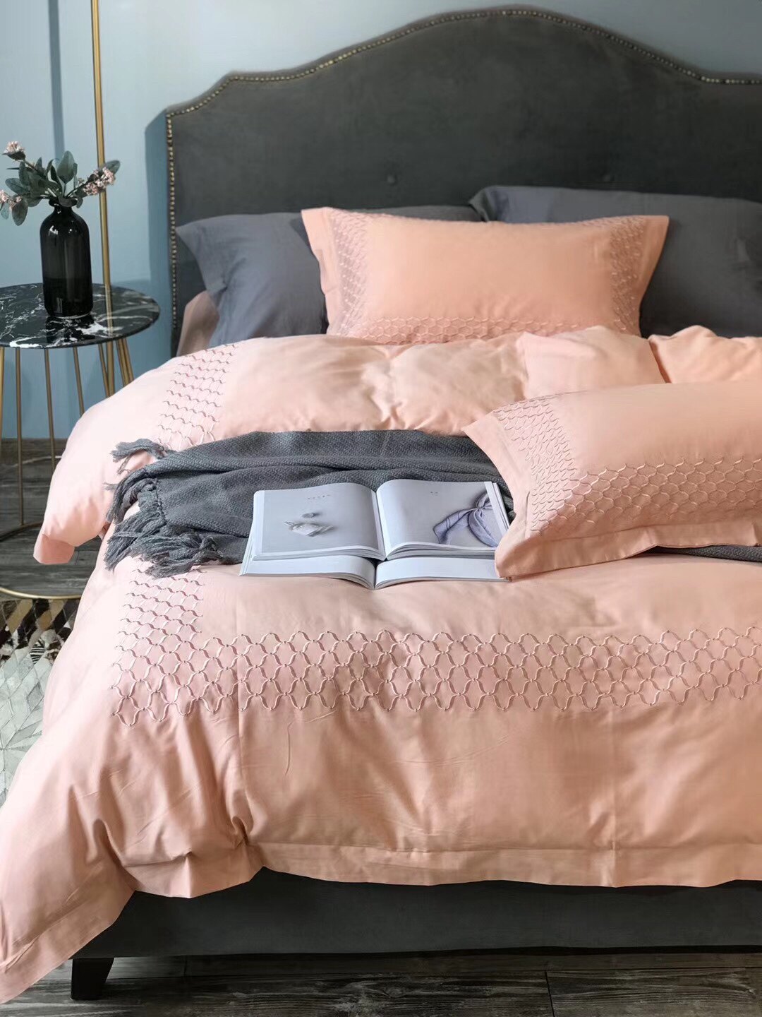 North American Minimalist Luxurious Work Embroidered four pieces Enlarged Bed 100 Pure Cotton Mill Wool Thickened soft fabric