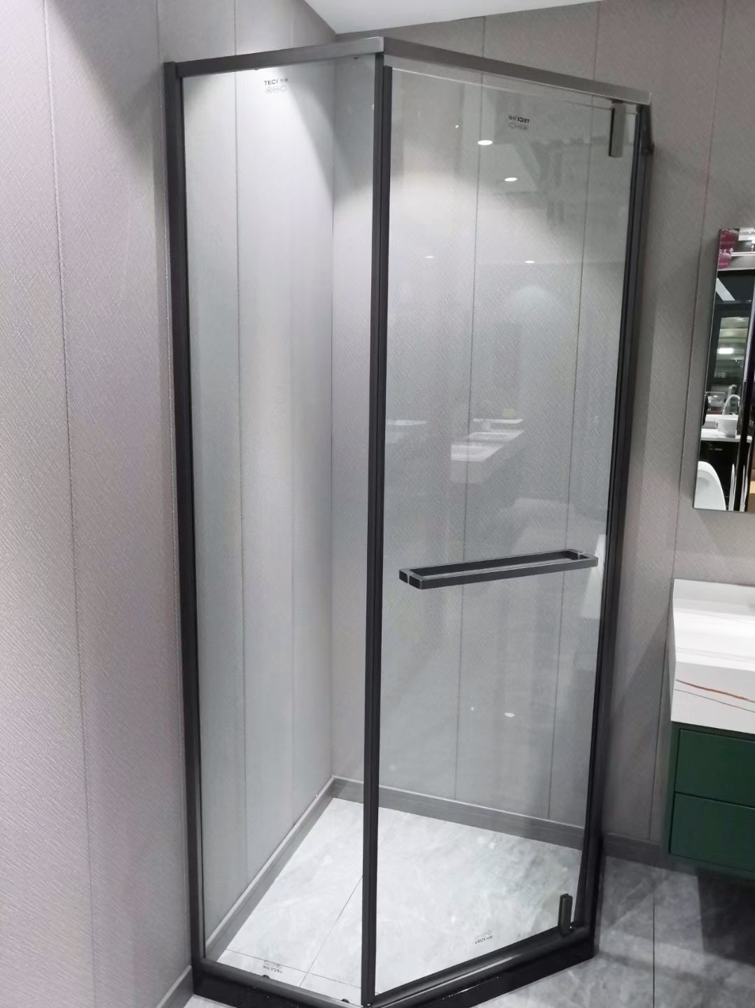 Custom diamond-shaped square shower room powder room Overall bath room Tempered glass partition bathroom dry and wet separation