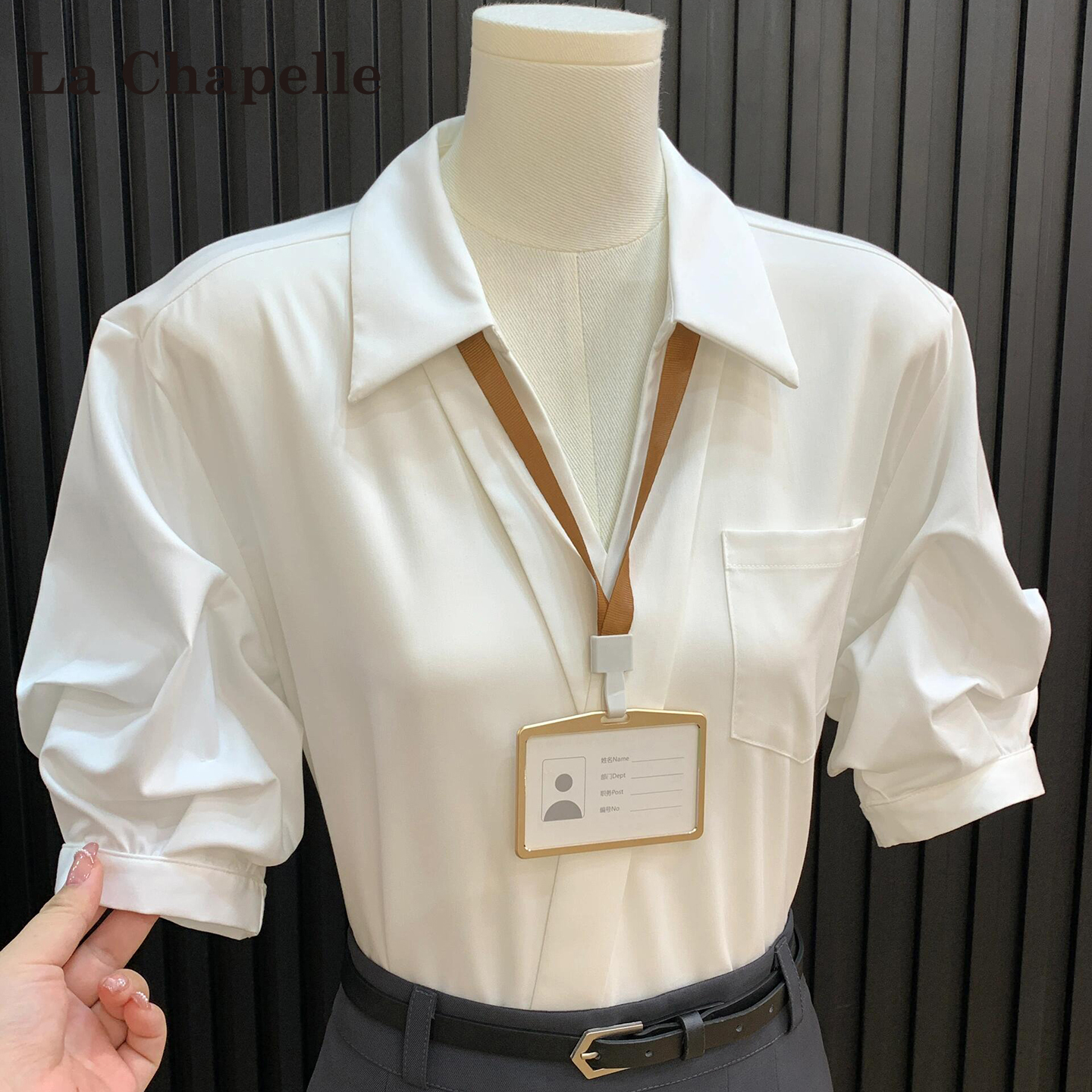 La Chapelle ホワイト Vネック 半袖シャツ レディース 2025年夏新作 プロフェッショナルウェア 面接 通勤 ビジネストップス