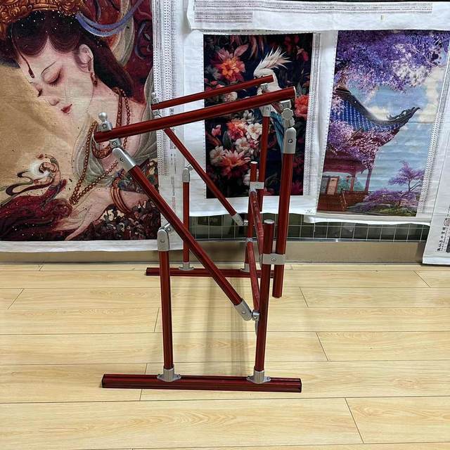 Deformed Stainless Steel Embroidery Stand ສາມາດປັບໄດ້ຕາມແນວຕັ້ງ Cross Stitch Stand Auxiliary Tool