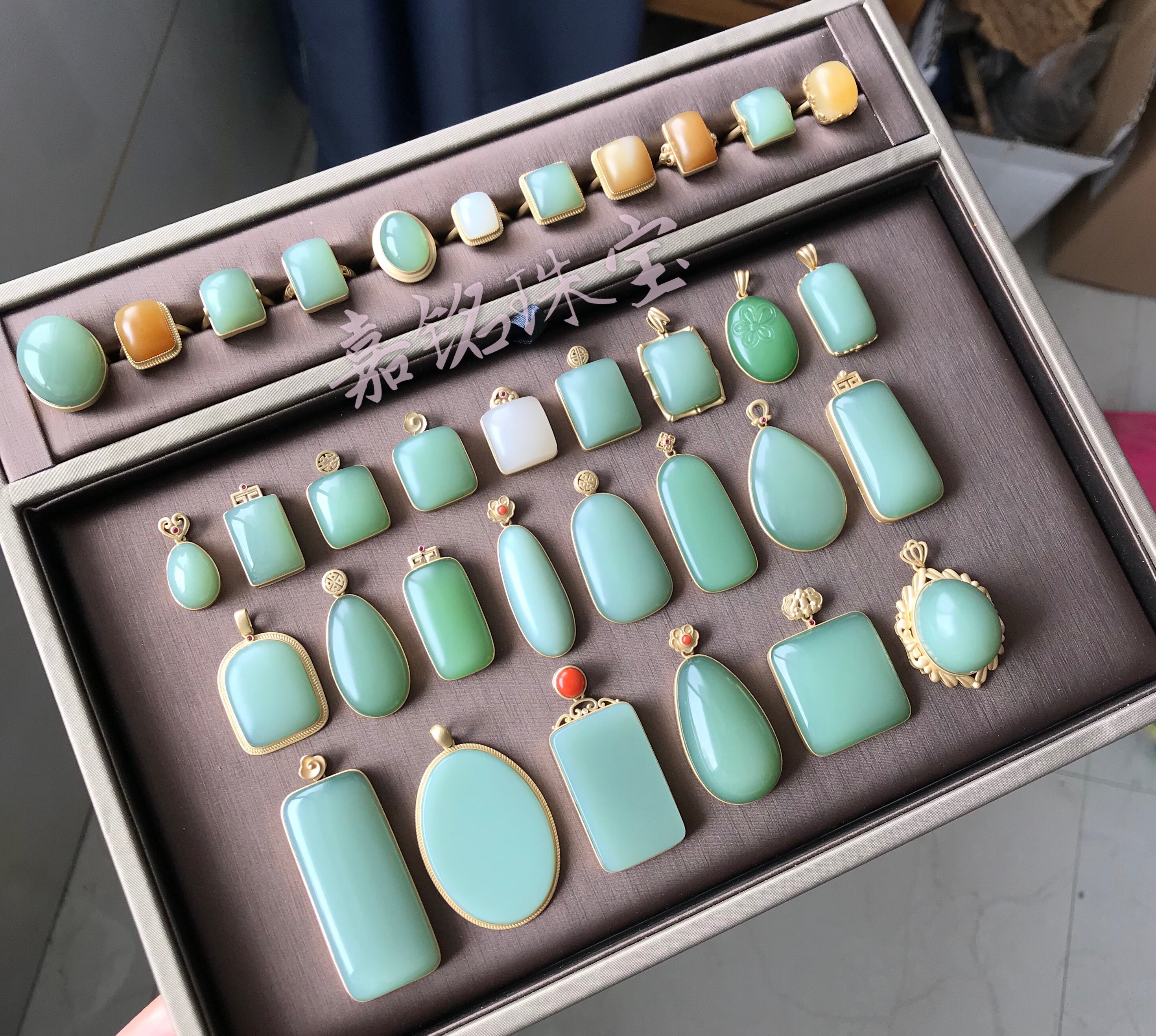 (Millennials) and Tian Beyyu Duck Egg Green Pink Bracelet Pendant Original 18k Gold Inlaid Jade Ring Pendant