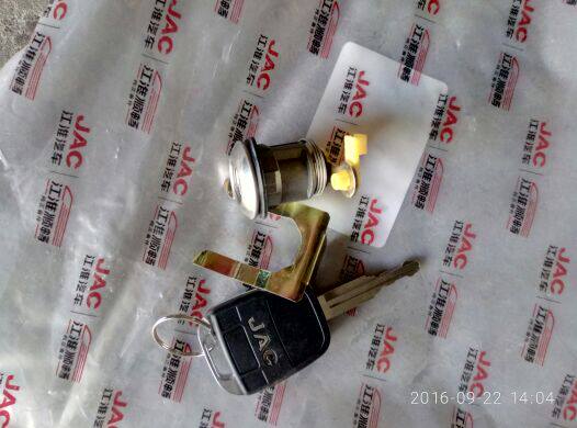 Jianghuai Low Truck Accessories New Handling Shell H330Q6LE010 Car Door left and right lock core original factory spot