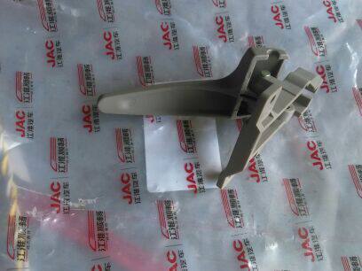 Adaptation of Jianghuai truck accessories WeSubell Kang Ling Suzuki door inner handle internal buckle hands inside the original factory spot
