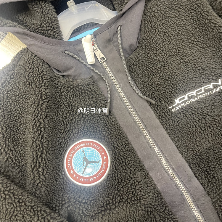 Air Jordan FB1908-010男款连帽外套🧥，这设计太上头了！
