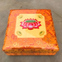 Buddhist supplies Lotus solid wood square worship mat Worship Buddha mat Worship stool Kneeling mat Futon Meditation mat Meditation mat